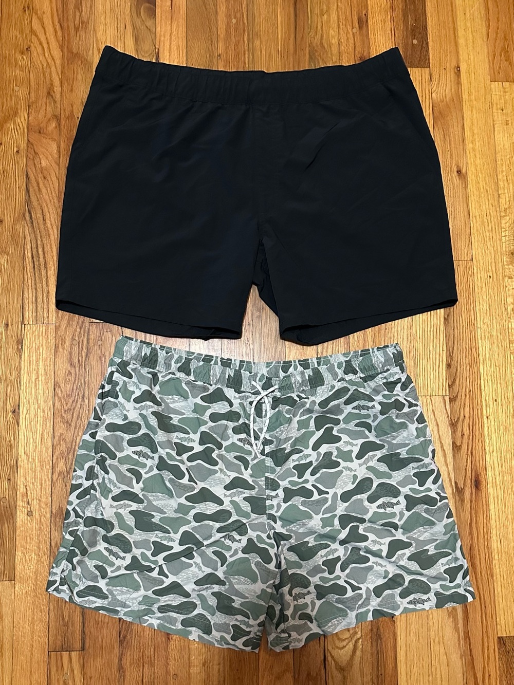 Lot of 2 Men's Athletic Shorts— Black Carhartt Green fish Camo Magellan
